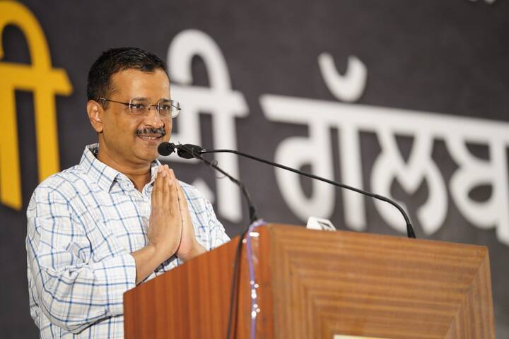 ਕੇਜਰੀਵਾਲ ਨੇ ਪੰਜਾਬ 'ਚ ਫੈਲੇ ਅਪਰਾਧ, ਭ੍ਰਿਸ਼ਟਾਚਾਰ ਅਤੇ ਇੰਸਪੈਕਟਰੀ ਰਾਜ ਨੂੰ ਪੂਰੀ ਤਰਾਂ ਖ਼ਤਮ ਕਰਨ ਦਾ ਭਰੋਸਾ ਦਿੱਤਾ। ਉਨਾਂ ਕਿਹਾ ਕਿ ਵਪਾਰੀ ਅਤੇ ਕਾਰੋਬਾਰੀ ਡਰ ਵਿੱਚ ਜੀਅ ਰਹੇ ਹਨ। ਅਜਿਹੇ ਮਾਹੌਲ ਵਿੱਚ ਵਪਾਰ ਕਿਵੇਂ ਤਰੱਕੀ ਕਰੇਗਾ? ਉਲਟਾ ਵਪਾਰੀ ਆਪਣੇ ਵਪਾਰ ਨੂੰ ਸੀਮਤ ਹੀ ਰੱਖਣਾ ਚਾਹੇਗਾ। ਜਦੋਂ ਕਿ ਪੰਜਾਬ 'ਚ ਲੋੜ ਹੈ ਕਿ ਵਪਾਰ ਤਰੱਕੀ ਕਰੇ ਤਾਂ ਜੋ ਨੌਜਵਾਨਾਂ ਨੂੰ ਰੋਜ਼ਗਾਰ ਮਿਲੇ। ਇਸ ਲਈ ਪੰਜਾਬ 'ਚ ਅਪਰਾਧ ਅਤੇ ਭ੍ਰਿਸ਼ਟਾਚਾਰ ਮੁਕਤ ਸੁਰੱਖਿਅਤ ਮਾਹੌਲ ਸਿਰਜਿਆ ਜਾਵੇਗਾ। ਉਨਾਂ ਵਪਾਰੀਆਂ ਨੂੰ ਹੈਰਾਨੀ ਨਾਲ ਪੁੱਛਿਆ ਕਿ ਜੋ-ਜੋ ਟੈਕਸ ਕੀ ਹੈ? ਪੁਲੀਸ ਗੁੰਡਾ ਅਨਸਰਾਂ ਖ਼ਿਲਾਫ਼ ਕਾਰਵਾਈ ਕਿਉਂ ਨਹੀਂ ਕਰਦੀ?