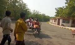 PHOTO : एसटी बस बंदचा अजिंठ्याला आलेल्या पर्यटकांना फटका, लेण्यांच्या पायथ्यापर्यंत जायला बैलगाड्या!