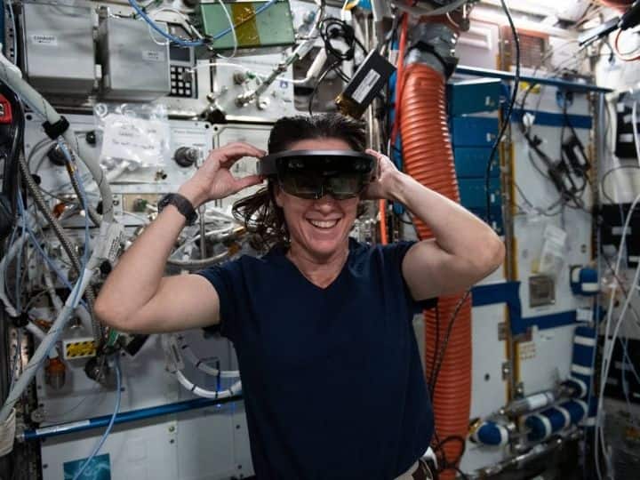 What Is Mixed Reality? The Upgrade NASA Is Planning For Cold Atom Lab On ISS | EXPLAINED What Is Mixed Reality? The Upgrade NASA Is Planning For Cold Atom Lab On ISS | EXPLAINED