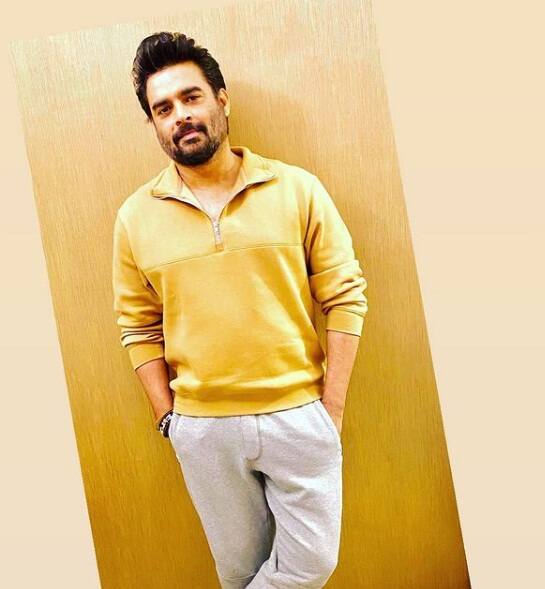বলিউড অভিনেতা মাধবন এদিন সোশ্যাল মিডিয়ায় লেখেন, 'ঈশ্বরকে অনেক ধন্যবাদ। বাবা হিসেবে আমি অনুভব করতে পারছি কতটা স্বস্তি এই খবর। প্রার্থনা করি সবকিছু ভালো আর ইতিবাচক হোক'।