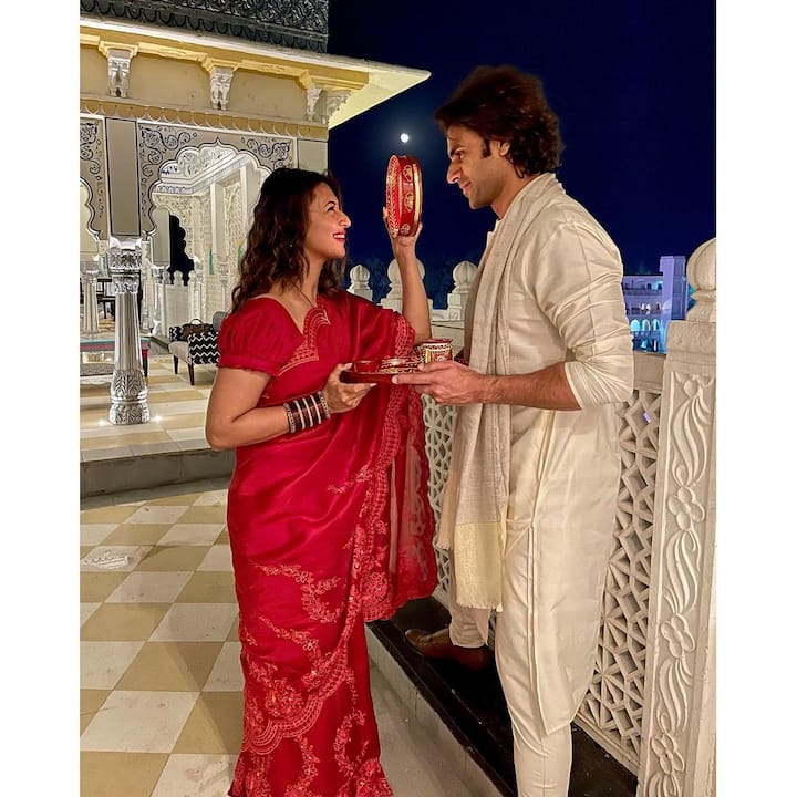 दिव्यांका त्रिपाठीच्या नेट वर्थबाबत बोलायचे झाले तर मीडिया रिपोर्ट्सनुसार, अभिनेत्री वर्षभरात तब्बल सहा कोटी रुपये कमावते. (Photo:@divyankatripathidahiya/IG)