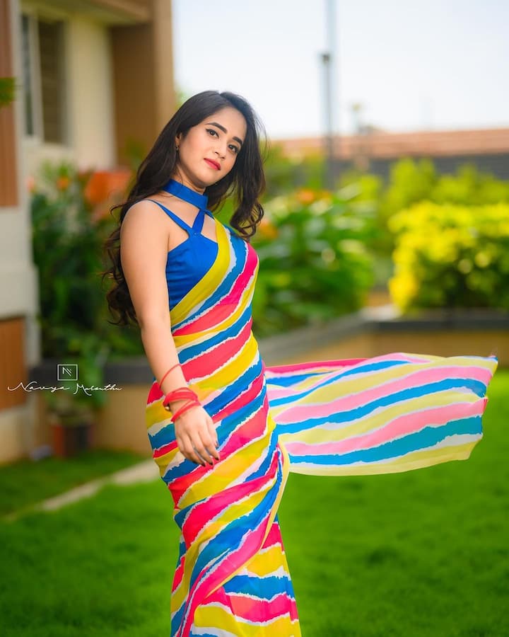 (Image credit: Instagram) దీప్తి సునయన చీరకట్టు ఫోటోస్