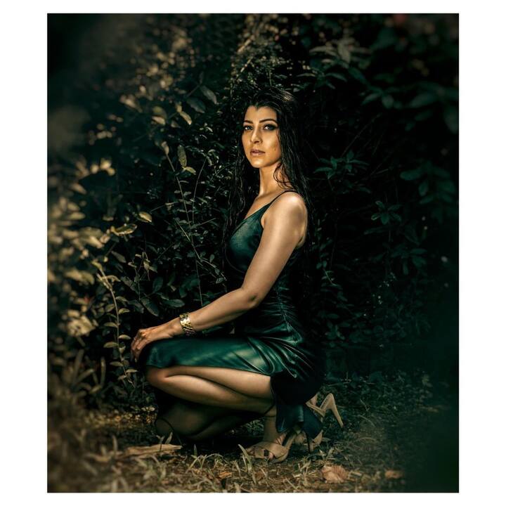 नेहमीच तिचे नवेनवे फोटो ती चाहत्यांसोबत शेअर करत असते, नुकतंच तिने तिचं बोल्ड फोटोशूट इन्स्टाग्रामवर शेअर केलंय.. (Photo:@tejaswini_pandit/IG)