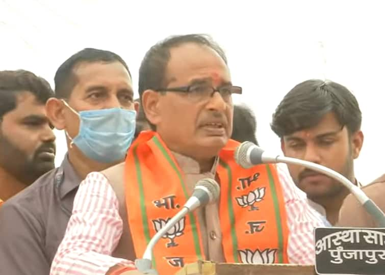 MP By-Election 2021 CM Shivraj Singh Chouhan sweats campaign in Madhya Pradesh MP By-election: मध्य प्रदेश में शिवराज सिंह चौहान ने प्रचार में बहाया पसीना