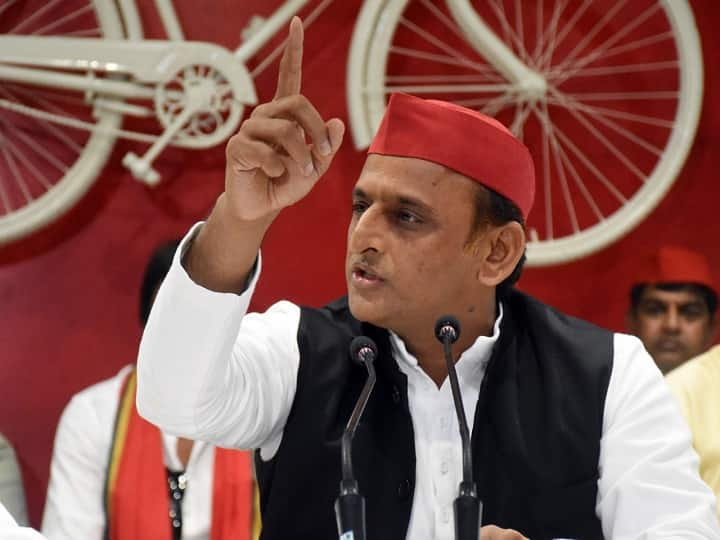 Jinnah Controversy: Yogi Govt. minister makes controversial statement on Akhilesh Yadav, SP creates outrage, demands his resignation