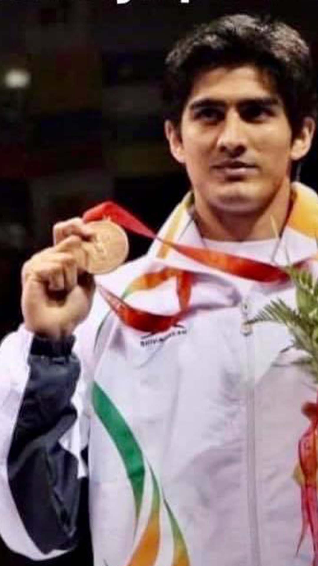 Vijender Singh : देशाला बॉक्सिंगमधलं पहिलं ऑलिम्पिक मेडल मिळवून देणारा  स्टार!, image size:1080x1920