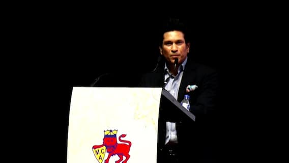 Sachin Tendulkar UNCUT: ...जेव्हा Ball Boy सचिनला सुनील गावस्करांनी ड्रेसिंगरूम मध्ये बोलावलं