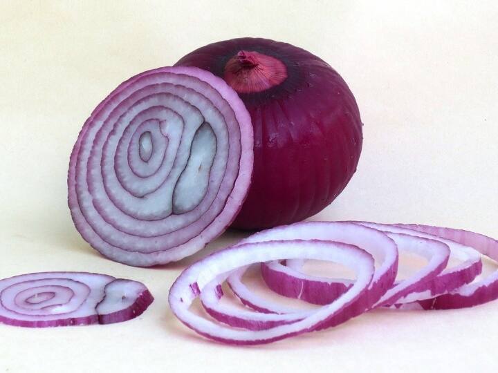 Onion Health Benefits: प्याज है शरीर के लिए लाभकारी, गर्मियों में रोज खाएं Onion Health Benefits In Summer Is It Good To Eat Raw Onion Onion Health Benefits: प्याज है शरीर के लिए लाभकारी, गर्मियों में रोज खाएं