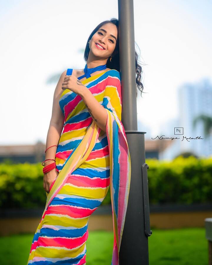 (Image credit: Instagram)  బిగ్ బాస్ కు ముందు దీప్తి పెద్దగా ఎవరికీ తెలియదు. కానీ బిగ్ బాస్ షోలో పాల్గొన్నాక ఆమెకు అభిమానులు అమాంతం పెరిగేశారు.