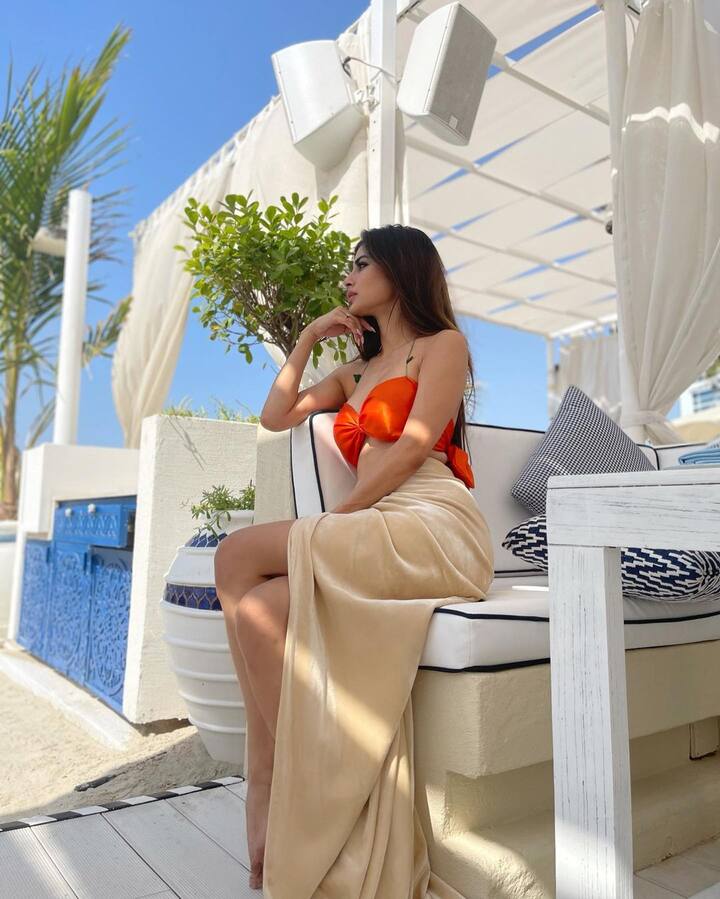 According to reports, the ‘Kyunki Saas Bhi Kabhi Bahu Thi’ actress is all set to tie the knot next year. A report in India Today reveals that Mouni Roy will get married to her rumoured boyfriend Suraj Nambiar in January. (Image courtesy - @imouniroy/Instagram)