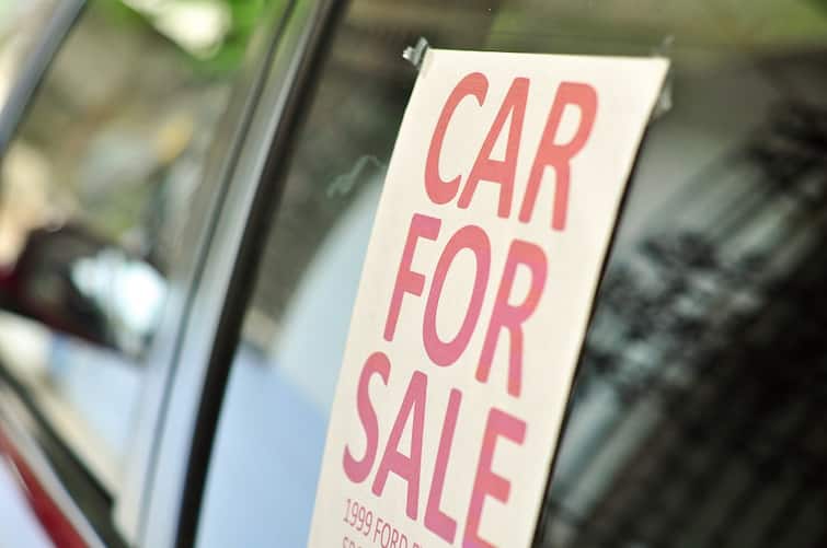 Sell Your Car Without a Broker , Tips to Sell your Old Car for best price Sell Old Car: ਪੁਰਾਣੀ ਕਾਰ ਵੇਚਣ ਦਾ ਮਨ ਬਣਾ ਰਹੇ ਹੋ, ਤਾਂ ਇਸ ਤਰਕੀਬ ਨਾਲ ਮਿਲਣਗੇ ਜ਼ਿਆਦਾ ਪੈਸੇ