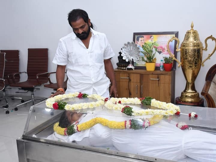 Minister V Srinivas Goud mother shanthamma dies due to Heart attack in Hyderabad V Srinivas Goud: మంత్రి శ్రీనివాస్ గౌడ్ తల్లి కన్నుమూత.. గుండెపోటుతో హఠాన్మరణం
