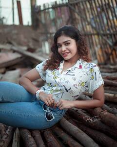 ACTRESS DHARSHA GUPTA : தர்ஷாகுப்தாவின் லேட்டஸ்ட் கிளிக்ஸ்....!