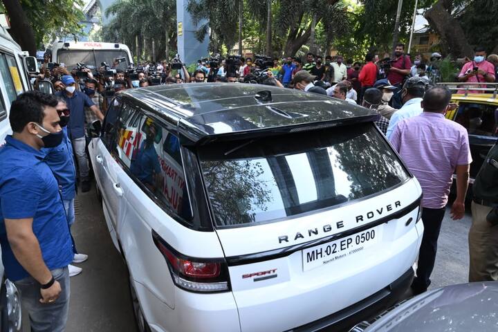 ৭ অক্টোবর আরিয়ানকে ১৪ দিনের জেল হেফাজতে পাঠায় আদালত। ৮ অক্টোবর কিলা কোর্টে আরিয়ানের জামিনের আর্জি খারিজ হয়ে যায়। আইনজীবীরা জামিনের আর্জি জানিয়ে দায়রা আদালতে গেলে, ২০ অক্টোবর সেখানেও আবেদন খারিজ হয়ে যায়।