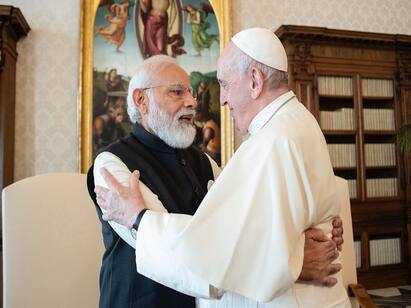 PM Modi Meets Pope At Vatican, Tweets Invited Him To Visit India PM Modi Meets Pope | ப்ளான் 20 நிமிடம்.. நடந்தது 1 மணி நேரம்.. போப் உடனான பிரதமர் மோடி சந்திப்பின் சுவாரஸ்யம்!