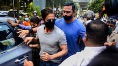 Aryan Khan: বাড়ি ফিরছেন আরিয়ান, বিশাল কনভয় নিয়ে ছেলেকে আনতে গেলেন শাহরুখ | Bangla News