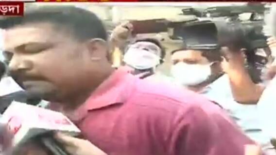 Khardah Bypoll: 'জাল ভোটার' ধরতে গাড়ি থেকে নেমে ধাওয়া করলেন বিজেপি প্রার্থী| Bangla News