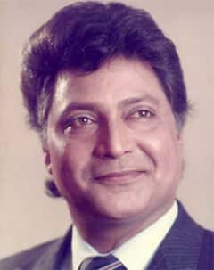 In Pics : हिंदी - मराठी मनोरंजनसृष्टी गाजवणाऱ्या Vikram Gokhale यांचा आज वाढदिवस, जाणून घ्या त्यांच्या कारकिर्दीबद्दल