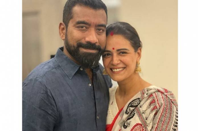 Mona Singh: टीवी शो जस्सी जैसी कोई नहीं फेम एक्ट्रेस मोना सिंह ने शादी से पहले अपने रिश्ते सबसे छिपा कर रखा था. उन्होंने दिसंबर 2019 में अपने बॉयफ्रेंड श्याम गोपालन के साथ शादी की. शादी के वक्त मोना की उम्र 37 साल थी.