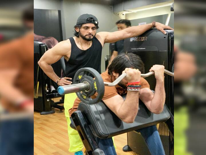 चैतन्य पालित और तेजप्रताप यादव अच्छे दोस्त माने जाते हैं. चैतन्य पालित दिल्ली में रहते हैं लेकिन इन दिनों वे पटना हैं. वे जब भी पटना आते हैं तो तेजप्रताप के साथ समय बिताते हैं.