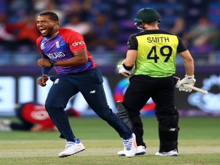 ENG vs AUS  strong performance of English bowlers England stopped Australia for 125 runs Chris Jordan took three wickets ENG vs AUS: गेंदबाजों के दमदार प्रदर्शन की बदौलत इंग्लैंड ने ऑस्ट्रेलिया को 125 रनों पर रोका, जॉर्डन ने चटकाए तीन विकेट