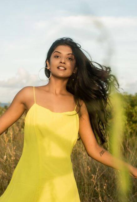 தொட்டு தொட்டு பயம் விட்டு போச்சு தொட்ட இடம் குளிர் விட்டு போச்சு