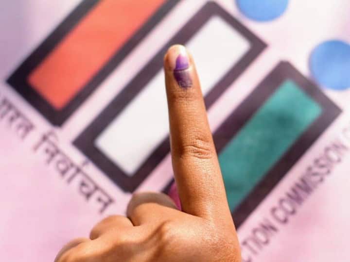 Nanded Deglur Biloli records 60% voter turnout till 5pm Nanded Deglur Biloli By Election: देगलूर- बिलोली पोटनिवडणुकीसाठी सायंकाळी 5 वाजेपर्यंत 60 टक्के मतदान  
