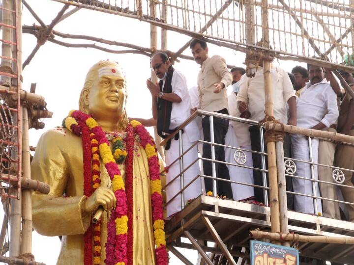 வைகை மதிமுக நிர்வாகளுடன் வந்து மரியாதை செய்தார்.