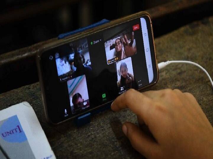Turn On Cameras, Want To See You All, Teacher Told Students During Class, Just Before She Died கேமராவை ஆன் செய்யுங்க... எல்லாரையும் பார்க்கணும்... இறக்கும் முன் ஆசிரியர் செய்த நெகிழ்ச்சி சம்பவம்
