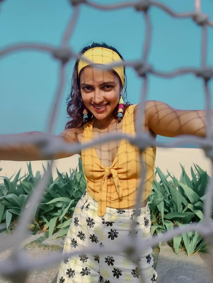 வானம் விட்டு மண்ணில் வந்த நிலவல்லோ பெண்ணழகு