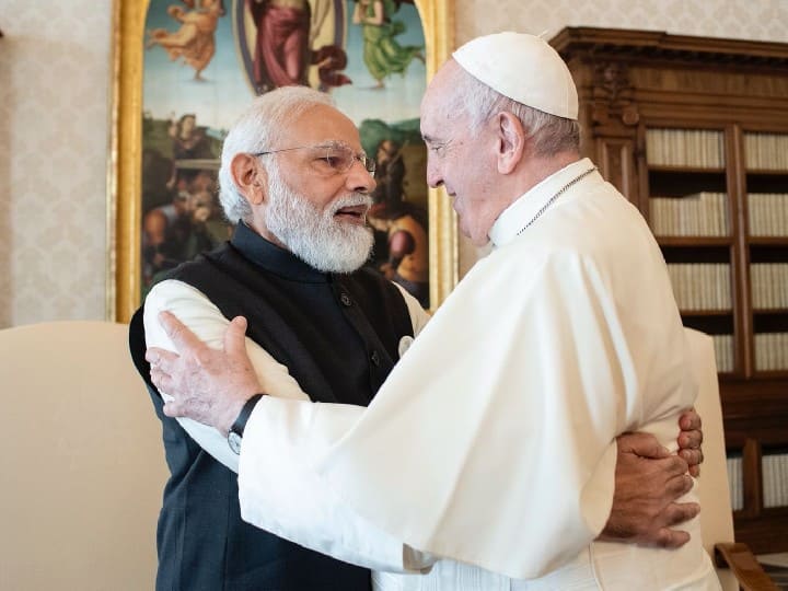 22 वर्षांनंतर पोप फ्रान्सिस येणार भारत दौऱ्यावर, पंतप्रधान मोदींना दिलं आश्वासन Pope Francis agrees to make first papal visit to India since 1999 22 वर्षांनंतर पोप फ्रान्सिस येणार भारत दौऱ्यावर, पंतप्रधान मोदींना दिलं आश्वासन