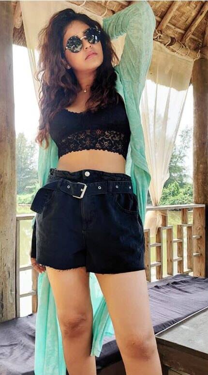 இங்கிலீஷ் தமிழ் கச்சி... என் தேகத்துல...