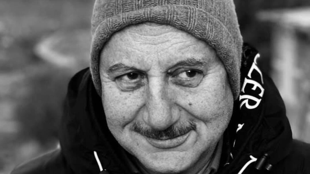 Sikandar Kher Birthday: 'সবসময় স্বীকার করি না, তবে তোমার থেকে অনেক কিছু শিখেছি', ছেলের জন্মদিনে লিখছেন অনুপম Sikandar Kher Birthday: Father Anupam Kher wrote a heartful note on son Sikandar Kher's birthday Sikandar Kher Birthday: 'সবসময় স্বীকার করি না, তবে তোমার থেকে অনেক কিছু শিখেছি', ছেলের জন্মদিনে লিখছেন অনুপম