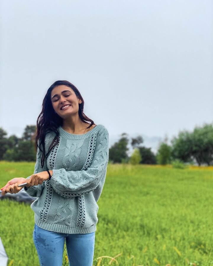 షాలిని పాండే లేటెస్ట్ ఫోటోలు. (Photo Courtesy : Instagram)