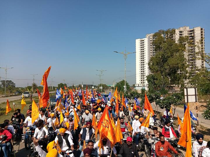 ਸ਼੍ਰੋਮਣੀ ਅਕਾਲੀ ਦਲ ਵੱਲੋਂ ਅੱਜ ਖਰੜ ਵਿੱਚ ਮੋਟਰਸਾਈਕਲ ਮਾਰਚ ਕੀਤਾ ਗਿਆ। ਇਹ ਰੋਡ ਸ਼ੋਅ ਪੰਜਾਬ ਵਿੱਚ ਬੀਐਸਐਫ ਦਾ ਅਧਿਕਾਰ ਖੇਤਰ ਵਧਾਉਣ ਸਣੇ ਹੋਰ ਮੁੱਦਿਆਂ ਨੂੰ ਲੈ ਕੇ ਕੀਤਾ ਗਿਆ।