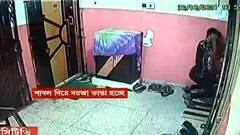 Kolkata: মাস্ক পরে গড়িয়ায় আবাসনের ২টি ফাঁকা ফ্ল্যাটে চুরি, সিসি ক্যামেরায় ধরা পড়ল ছবি | Bangla News