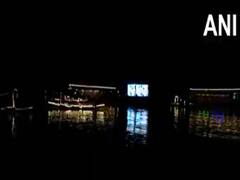 Floating Theatre: कश्मीर के डल झील में बना एशिया का पहला तैरता थियेटर, देखें शानदार Video