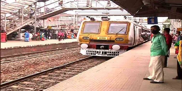 Kolkata Local Train Service starts after 6 months as Bengal Government gives green signal Local Train Service Start: প্রায় ৬ মাস বন্ধ থাকার পর আজ থেকে ফের গড়াল লোকাল ট্রেনের চাকা