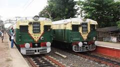 Local Train Service Resume: আজ থেকে চাকা গড়াল লোকালের, স্টেশনে স্টেশনে মাইকে প্রচার রেলপুলিশের | Bangla News