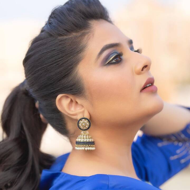 తెలుగులోని టాప్ యాంకర్లలో ఈమె కూడా ఒకరు. (Image credit: Instagram)