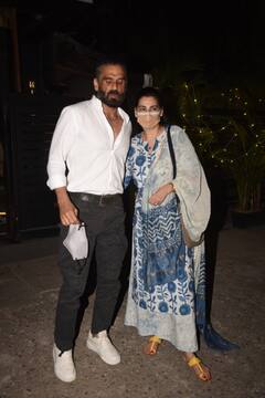 Sunil Shetty-Mana Shetty Photos: सुनील शेट्टी ने मुस्लिम लड़की से धर्म बदलवाकर की थी शादी, देर रात स्पॉट हुए कपल की बेहतरीन तस्वीरें