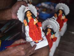 Kalipuja 2021: আলোর উৎসবের প্রস্তুতিতে ব্যস্ত তিলোত্তমা, দীপাবলির প্রাক্কালে কোথায় কী! রইল তার ঝলক