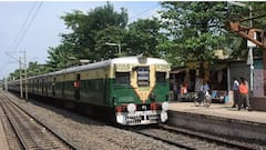 Local Train Service: দমদম স্টেশনে আজ অপেক্ষাকৃত ফাঁকা ট্রেন, জোর স্যানিটাইজেশনে | Bangla News