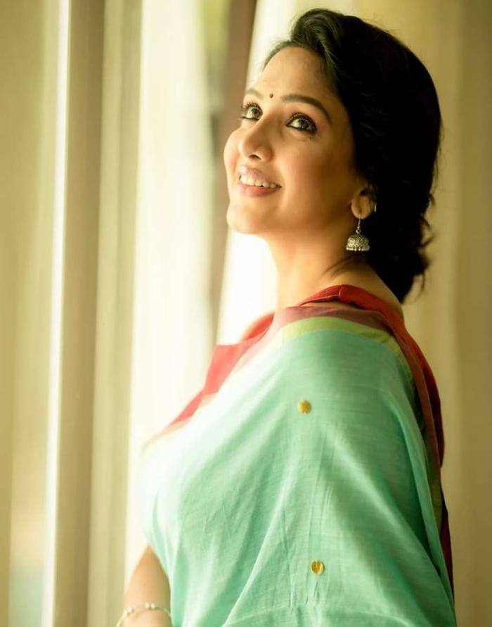 பிக் பாஸ் புகழ் பவனி ரெட்டி அசத்தல் க்ளிக்ஸ்!