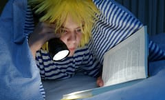 রাত জেগে কাজ করছেন? মারাত্মক ক্ষতি হতে পারে আপনার!