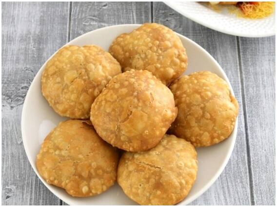 Diwali 2021: दिवाली पर इस तरह बनाएं चटपटी Khasta Kachori, जानें बनाने की विधि Diwali 2021: दिवाली पर इस तरह बनाएं चटपटी Khasta Kachori, जानें बनाने की विधि