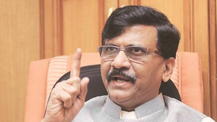 Sanjay Raut PC Sanjay Raut targets BJP Param Bir Singh Anil Deshmukh BJP NCP Sanjay Raut PC : परमबीर सिंह पळून गेलेले नाहीत, त्यांना पळवून लावलंय : संजय राऊत