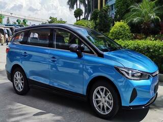 New Electric car launching in India भारतीय इलेक्ट्रिक कार बाजारपेठेत 'या' कंपनीची एन्ट्री; जाणून घ्या किंमत आणि सर्वकाही!