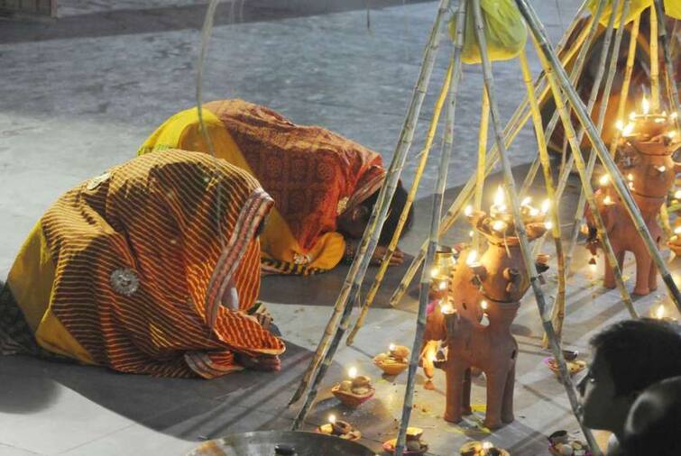 Delhi Chhath Puja: छठ पूजा पर सियासी घमासान, AAP का आरोप- बीजेपी वाले नहीं बनाने दे रहे हैं घाट