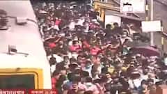 Local Train: সপ্তাহের প্রথম কাজের দিনে দেখুন বিধাননগর স্টেশনের ছবি | Bangla News